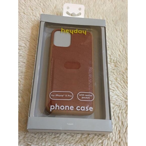 heyday™ Apple iPhone 11 Pro Case with Pockets - Tan Crocodile - Picture 1 of 3